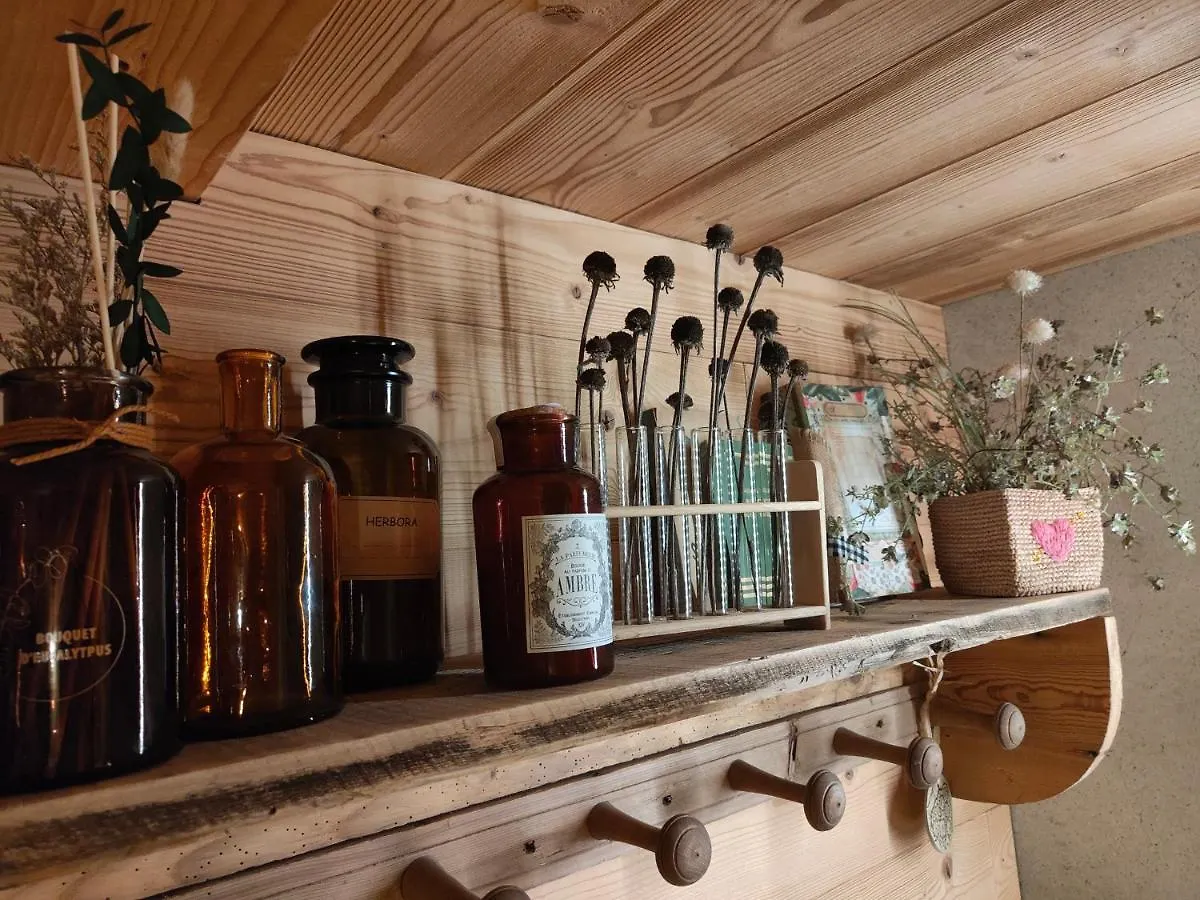 Chambre Trefle Entremont Bed & Breakfast